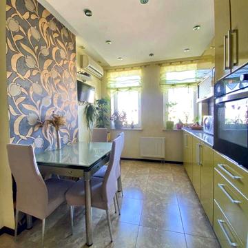 Олександра Мишуги вул., 2