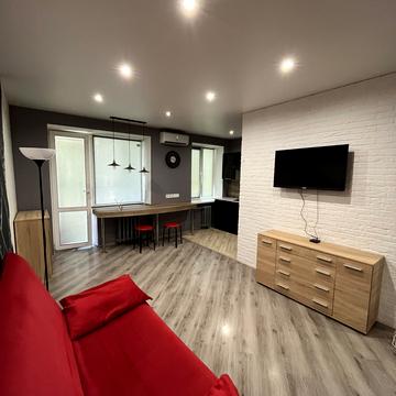 Джона Маккейна вул. (Івана Кудрі), 16-А