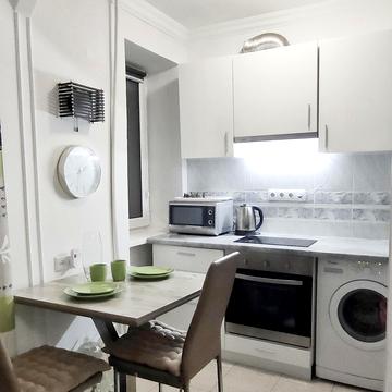 Зоологічна вул., 8