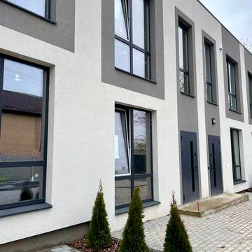 Продаж двоповерхового таунхаусу