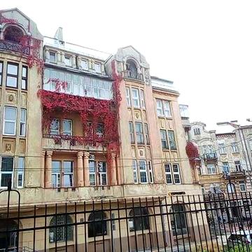 Сонячна панорамна квартира