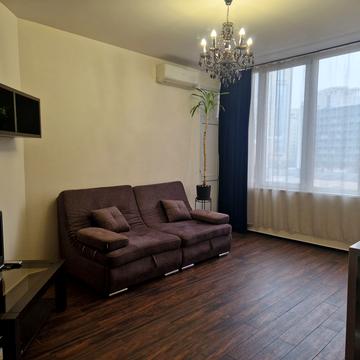 Василя Тютюнника вул. (Анрі Барбюса), 37/1