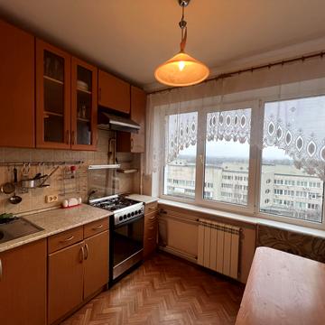 Озерна вул., 12