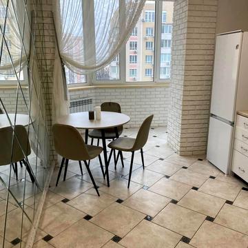 Богдана Хмельницького вул., 14-В