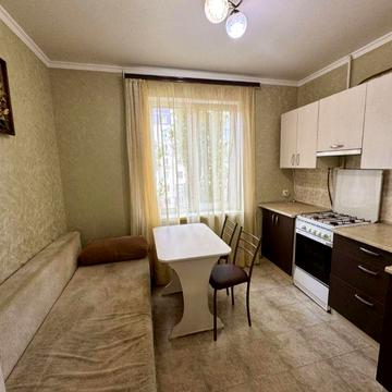 Аренда!  1о ком квартира на Вузовском.