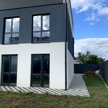 Вокзальна вул., 140