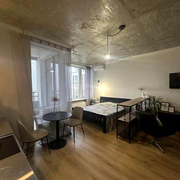 Дніпровська набережна вул., 18-Б