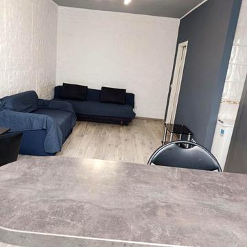 Набережно-Хрещатицька вул., 35