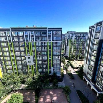 Продажа великою двокімнатної квартири біля парку!