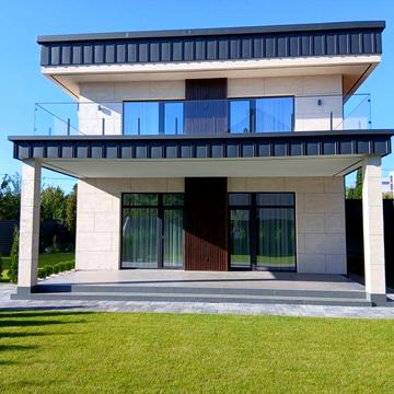 Неймовірний 2-поверховий будинок