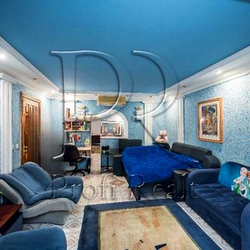 Павла Тичини просп., 8