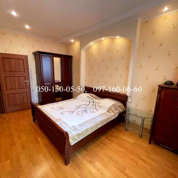 Володимира Івасюка просп. (Героїв Сталінграду), 6