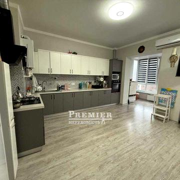 Продам сучасну 2-кімнатну квартиру в 15хв. від моря