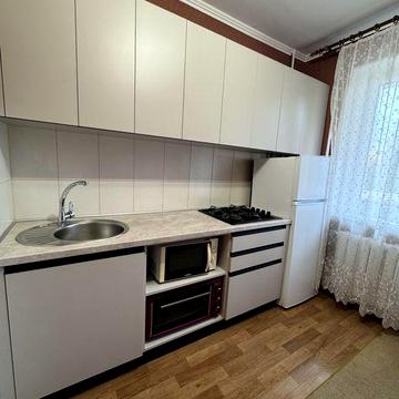 1к кв на вул. Харківська, 2 поверх