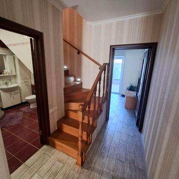 Таунхаус з ремонтом та своім газовим опаденням!