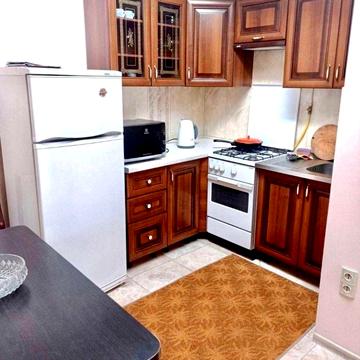 Окружна вул., 44