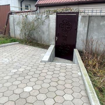 Оренда лівий берег часний сектор дві кімнати. Домовласник.