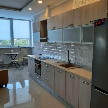 Оренда 1К.  Севастопольська пл. Паркінг.  4 поверх