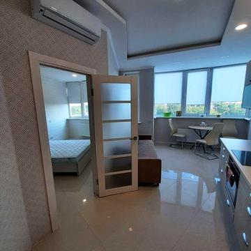 Оренда 1К.  Севастопольська пл. Паркінг.  4 поверх