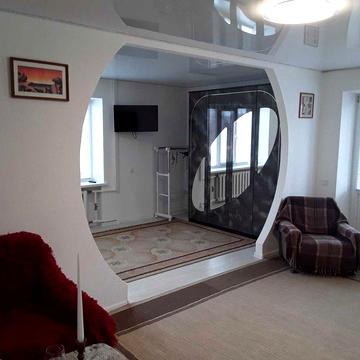 Оренда  комфортної двокімнатної квартири на Поштовому