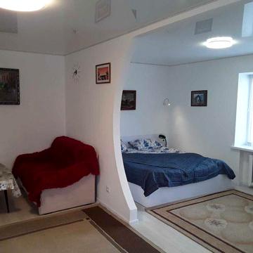 Оренда  комфортної двокімнатної квартири на Поштовому