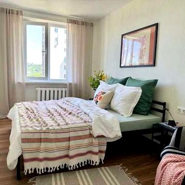 Здається 2-кімнатна квартира,набережна Дніпровська, 11