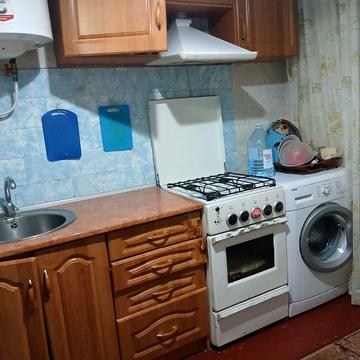 Космонавтів вул., 31/3