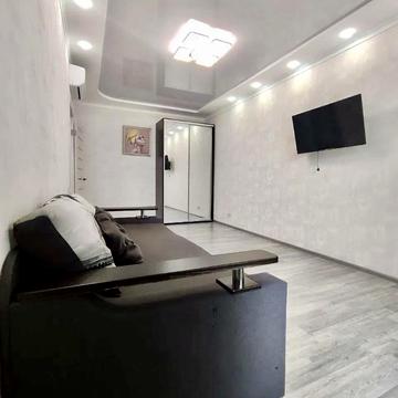 Михайлівська вул., (Будинок 1)