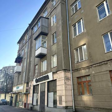 Миру вул., 46