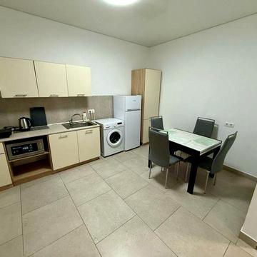 Двоповерхова простора квартира - Вільна (кв 2)