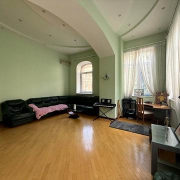 Архітектора Городецького вул., 6