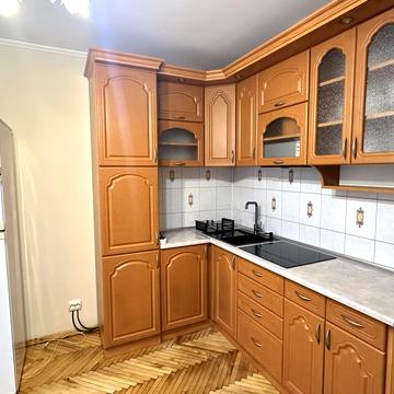 Євгена Плужника вул., 3