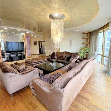 Продаж 4-кімнатної квартири 170 м² у ЖК Diplomat Hall, вул. Жилянська, ЖК Diplomat Hall