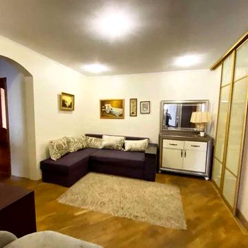 Драгоманова вул., 23