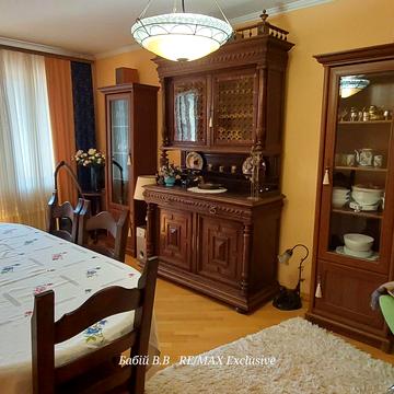 Молодіжна вул., 42