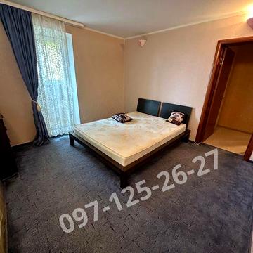 Квартира біля МЕТРО 2-х кімнатна