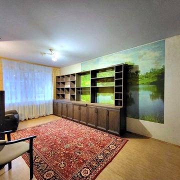 Продам трикімнатну квартиру на Вишенці