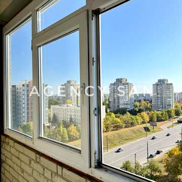 Михайла Лушпи просп. (Космонавтів), (5 к28)