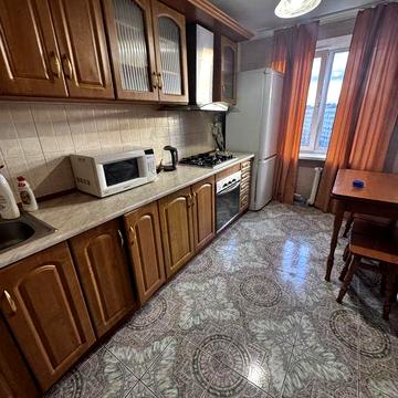 Сдам 2 комн квартиру на Науки , 13