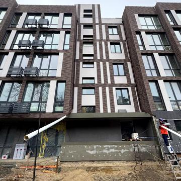 Нагірна вул., 15