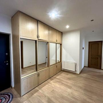 Князя Святослава пл., 5