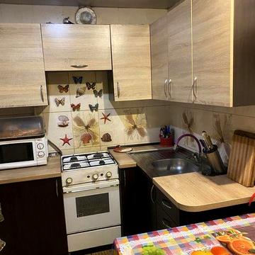 Продам 2к квартиру на Сержанта Коновплова( Глагольева).
Продовжити в д ЖК добробут