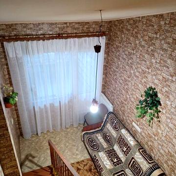 Сдам 2-х яр. кв.студию,м.Защитников Укр., Спортивная, Конный рынок