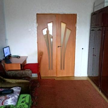 Продам двухкомнатную квартиру. 4/9. Район креста.