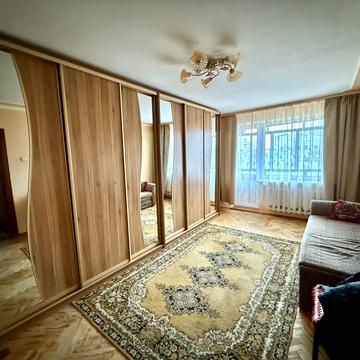 Івана Кавалерідзе вул. (), 9