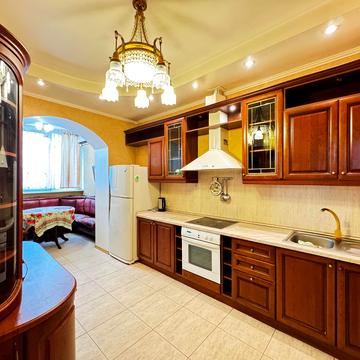 Словянська вул., 10