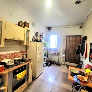 Дом на 2 семьи,Гараж,2 входа 4 комнаты,5 соток , отдельный двор! Живот