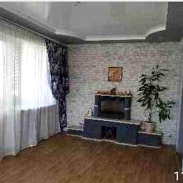 Продам двокімнатну квартиру на Шуменському районі.