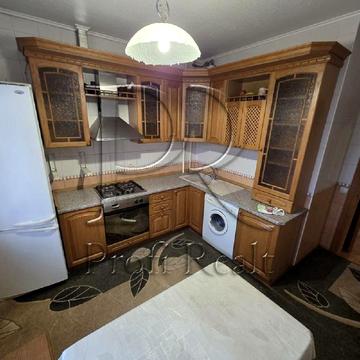 Естонська вул., 36