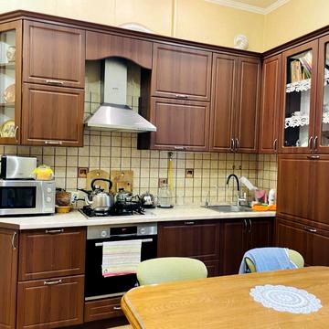 Героїв Майдану вул. (Гвардійська), 16